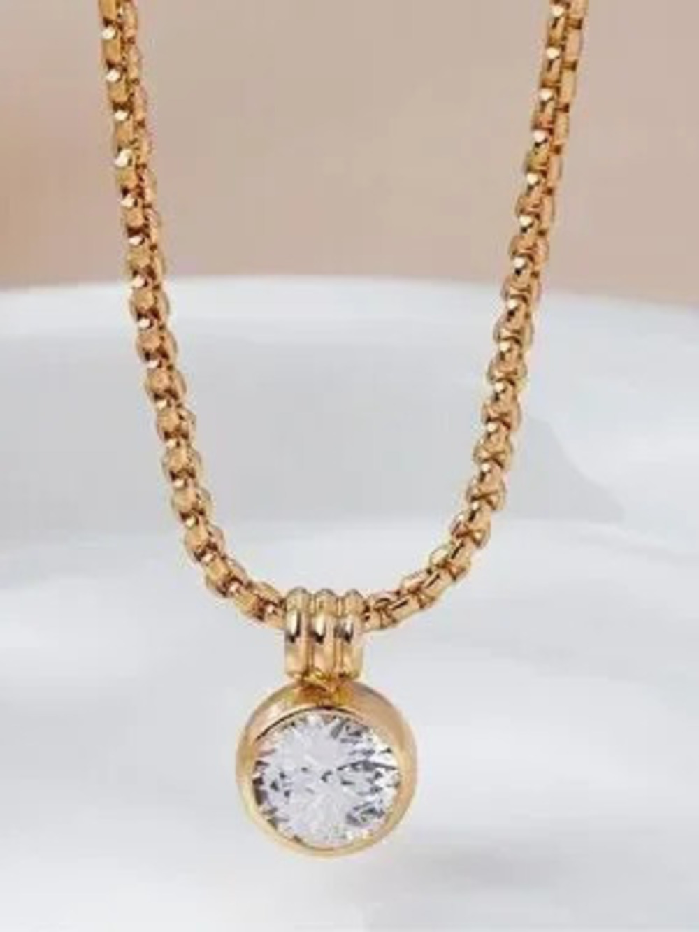 Round Rhinestone Pendant Gold Necklace (7777)
